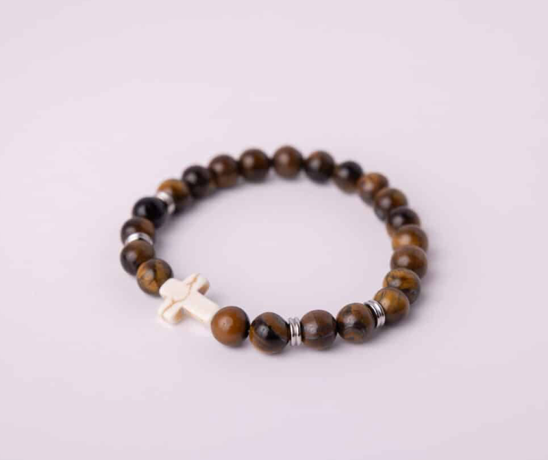 Faith & Strength Tiger's Eye cross bracelet - close-up